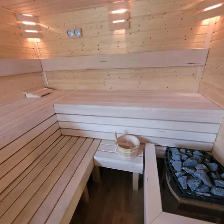 Apanówka Z Balią Jacuzzi Sauna * Trzebiechowo